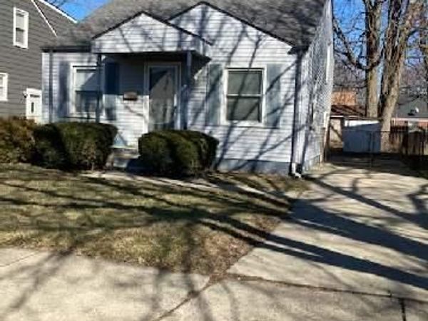 27710 Larchmont Street , St Clair Shores, Mi 48081
