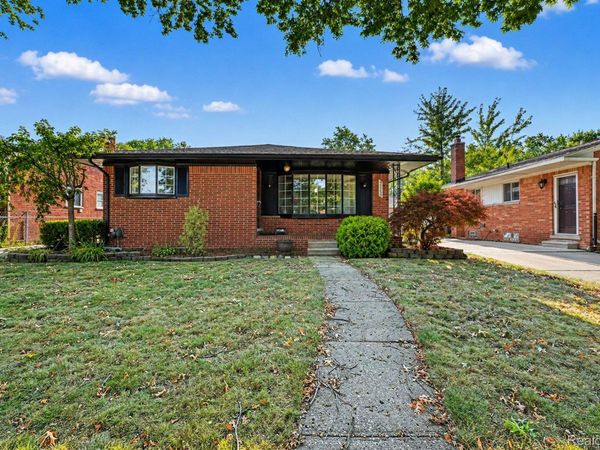 24508 Ursuline Street , St Clair Shores, Mi 48080