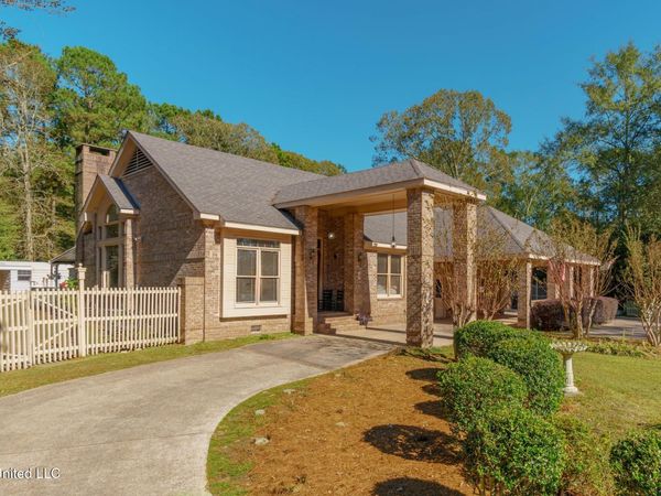 18 Woodchuck Drive, Hattiesburg, MS 39402