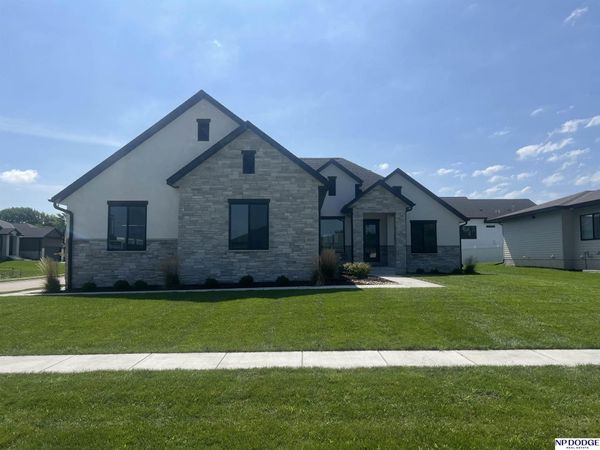 8909 Appaloosa Lane, Lincoln, NE 68520