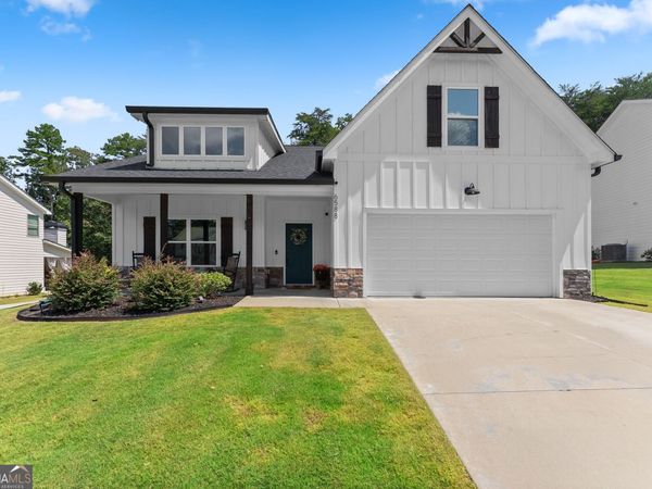 6588 River Station Drive, Lula, GA 30554