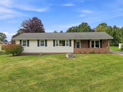 3350 Lakeview Dr Wooster, OH 44691