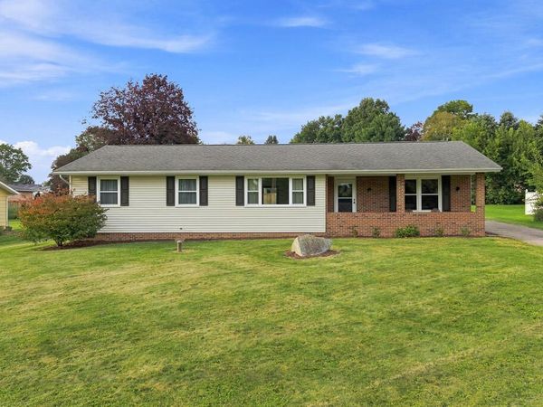 3350 Lakeview Dr, Wooster, OH 44691