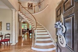 101 Laurent Way photo 4