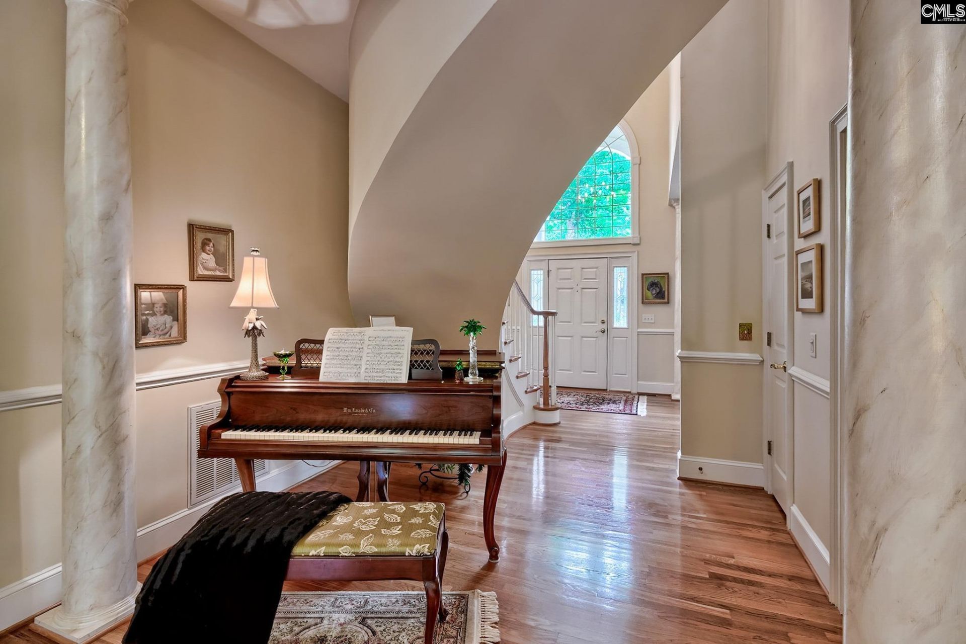 101 Laurent Way  Photo 6
