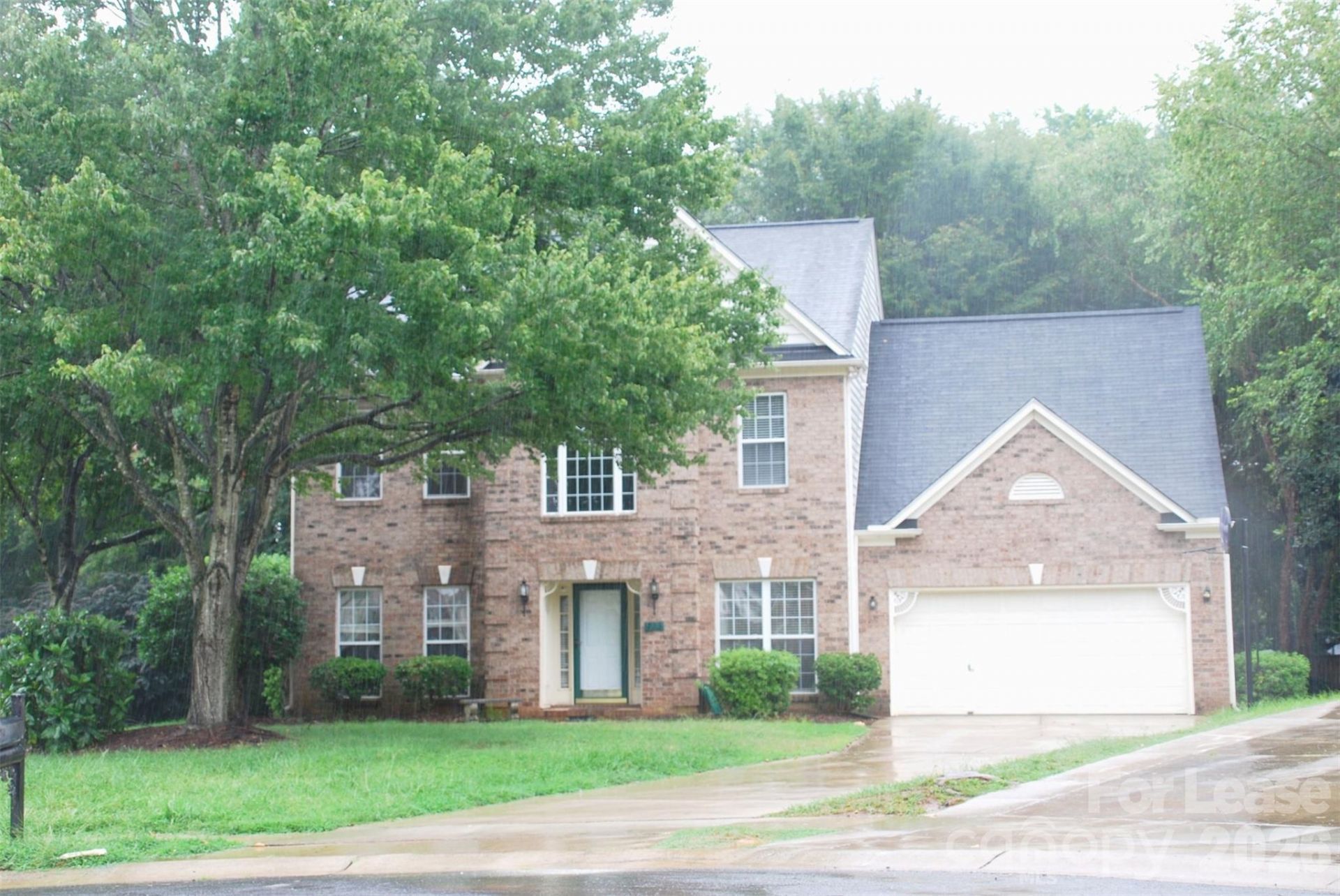 733 Meadow Lake Drive, Matthews, NC 28105 Main Photo