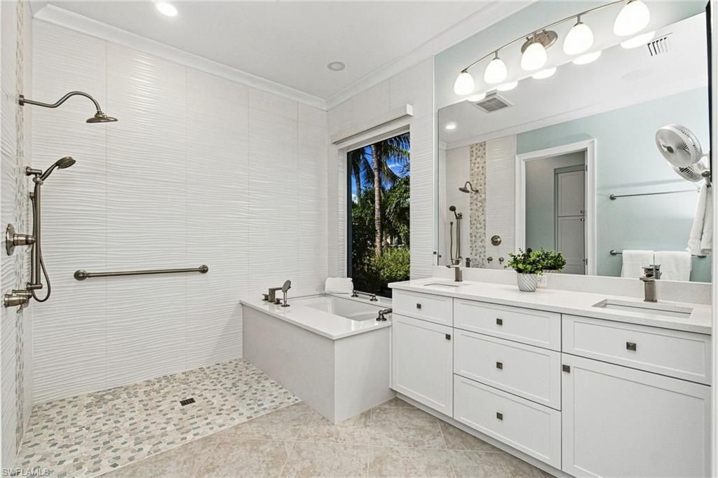 5047 Andros Dr , Naples, FL 34113 Photo