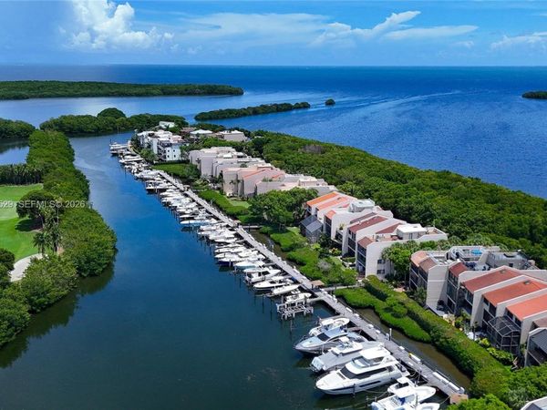 6200 SW 152nd St , Palmetto Bay, FL 33157