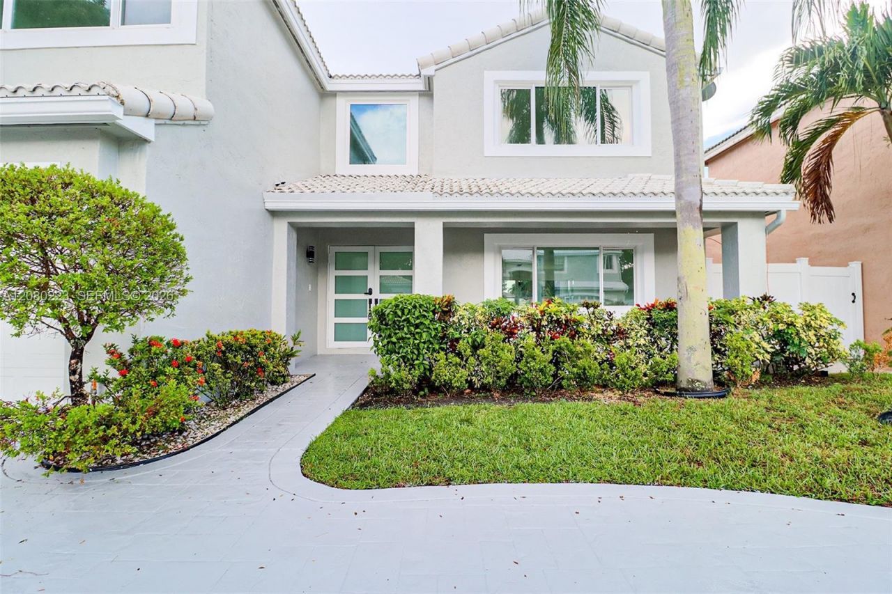 10262 SW 9th Ln , Pembroke Pines, FL 33025 Photo