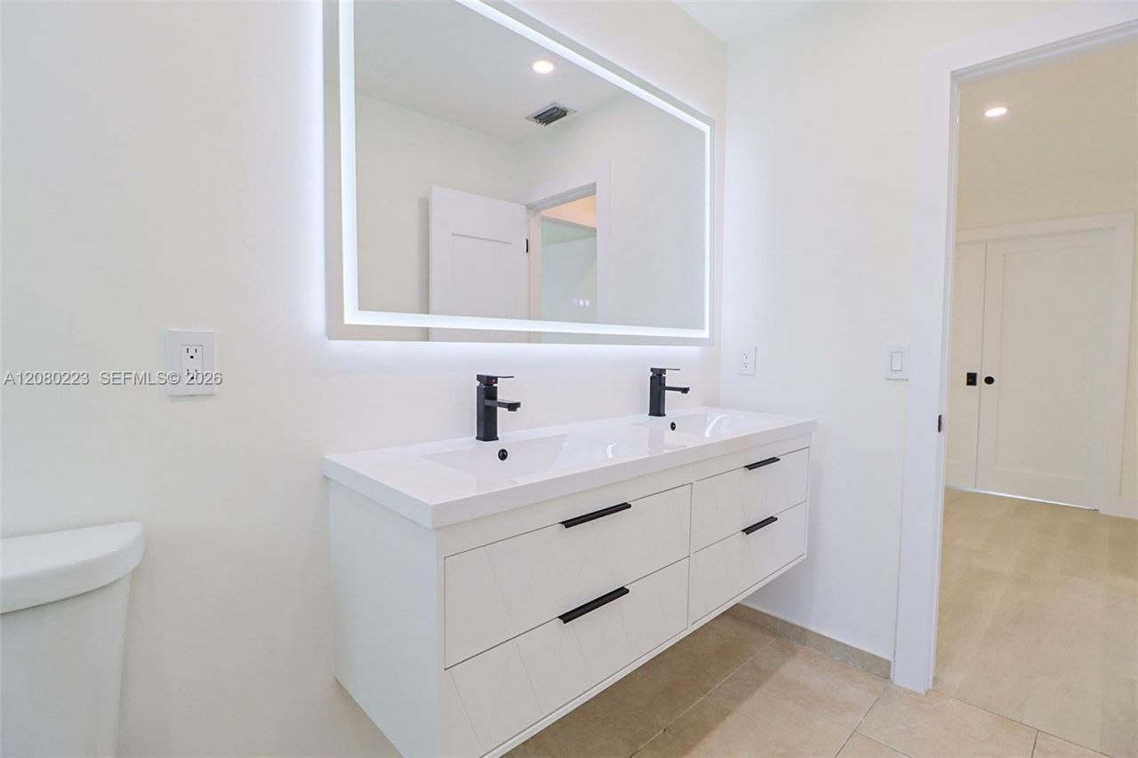 10262 SW 9th Ln , Pembroke Pines, FL 33025 Photo