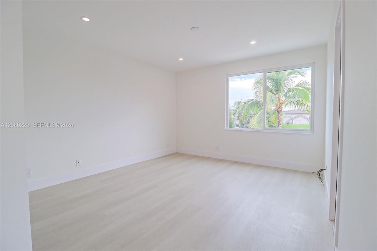 10262 SW 9th Ln , Pembroke Pines, FL 33025 Photo
