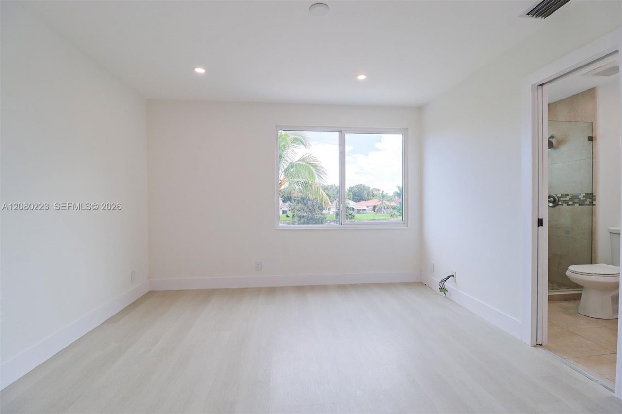 10262 SW 9th Ln , Pembroke Pines, FL 33025 Photo