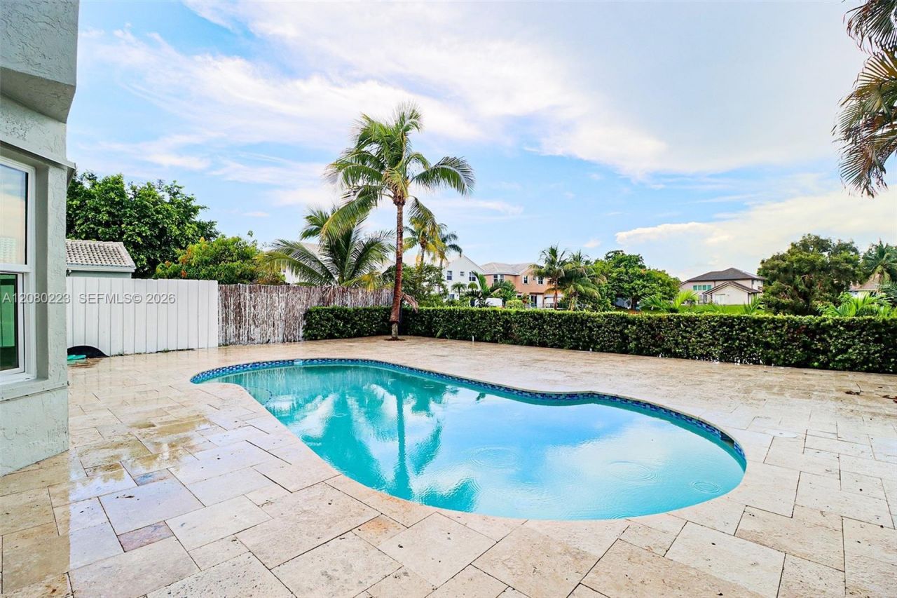 10262 SW 9th Ln , Pembroke Pines, FL 33025 Photo