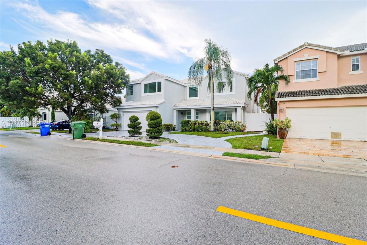 10262 SW 9th Ln , Pembroke Pines, FL 33025 Photo