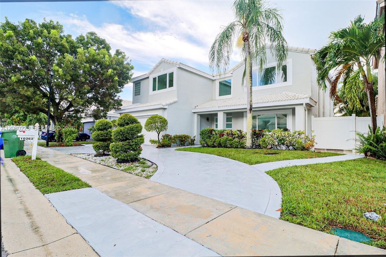 10262 SW 9th Ln , Pembroke Pines, FL 33025 Photo