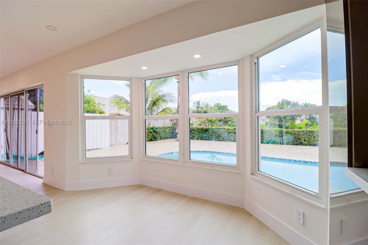 10262 SW 9th Ln , Pembroke Pines, FL 33025 Photo