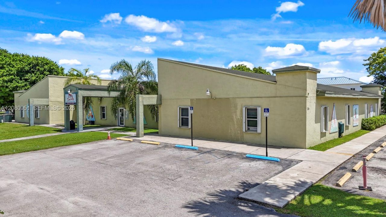 1200 NE 8th St, Homestead, FL 33033 Photo