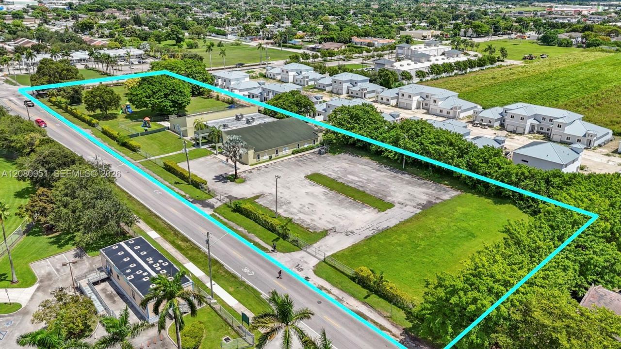 1200 NE 8th St, Homestead, FL 33033 Photo