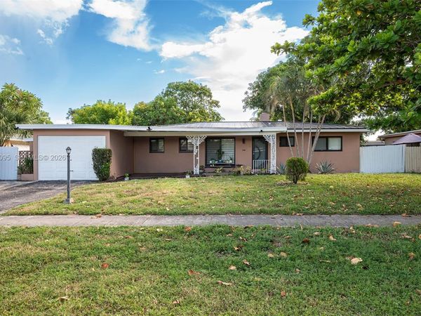 1024 Long Island Ave , Fort Lauderdale, FL 33312