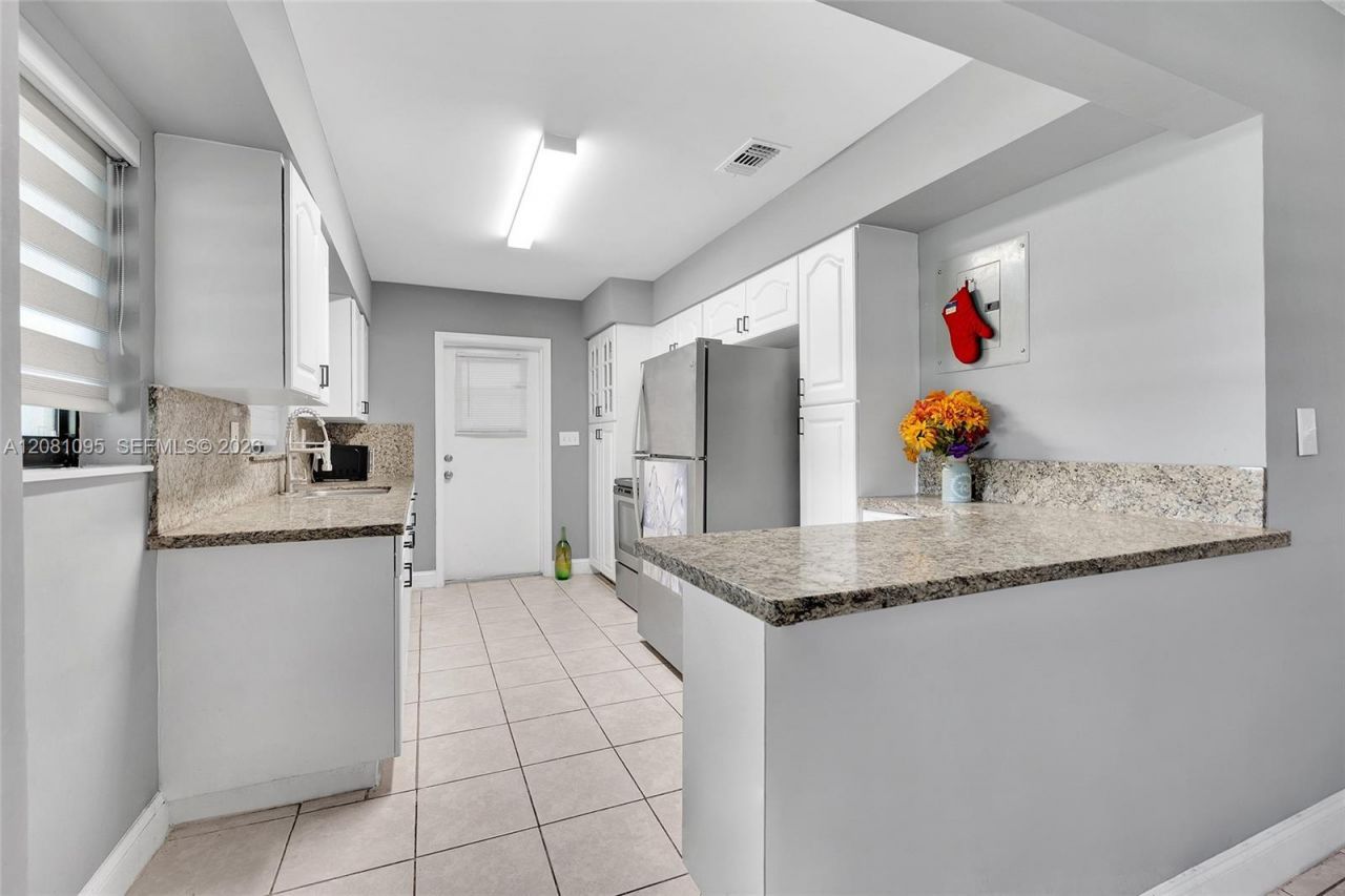 1024 Long Island Ave , Fort Lauderdale, FL 33312 Photo