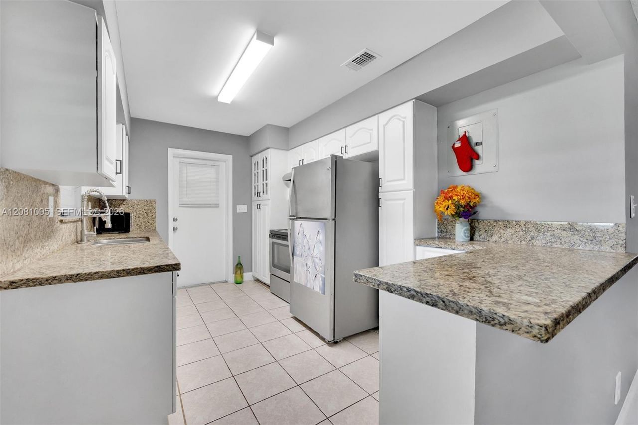 1024 Long Island Ave , Fort Lauderdale, FL 33312 Photo