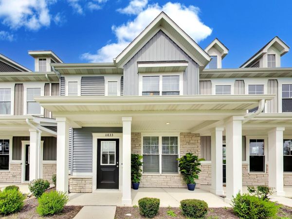 11833 Kentucky Street , Crown Point, IN 46307