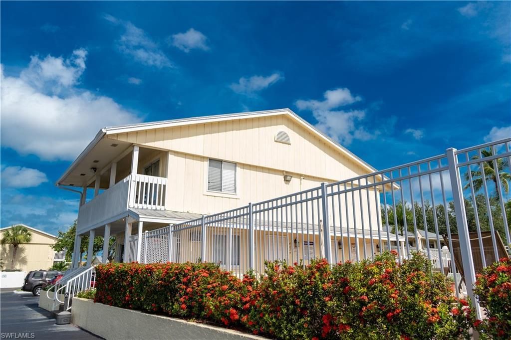 4627 Bayshore Dr , Unit I-4, Naples, FL 34112 Photo