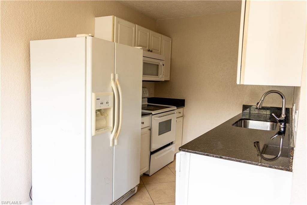 4627 Bayshore Dr , Unit I-4, Naples, FL 34112 Photo