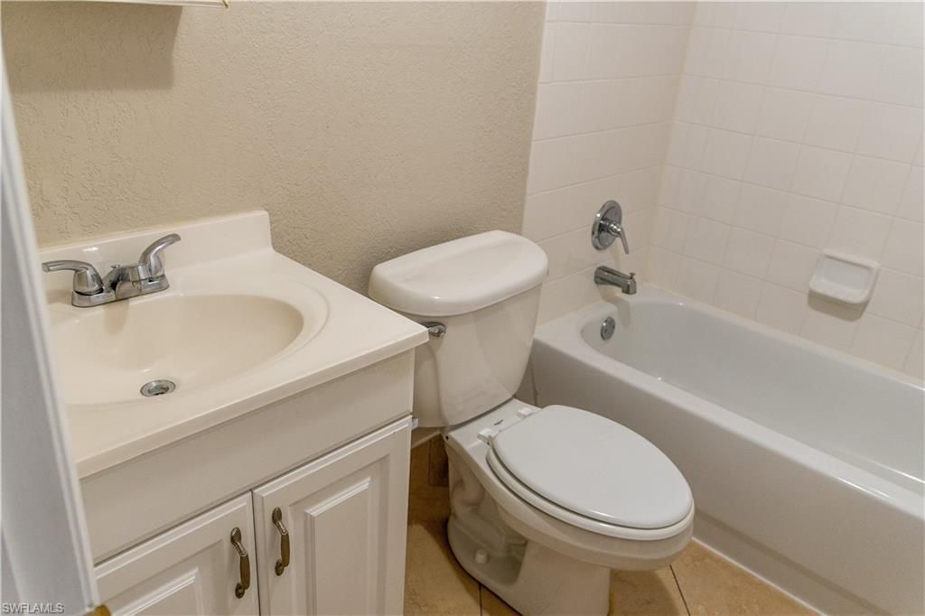 4627 Bayshore Dr , Unit I-4, Naples, FL 34112 Photo