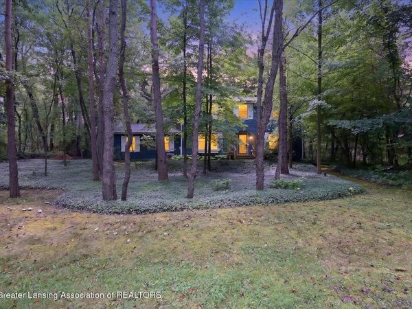5705 Lakeview Drive, Perry, MI 48872