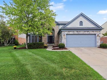 45063 Weymouth Drive , Canton Township, Mi 48188