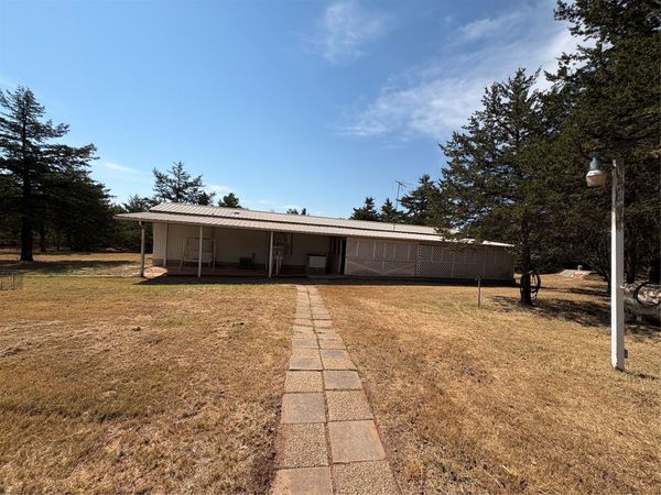 8451 Hill Top Lane , Guthrie, OK 73044
