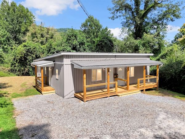 80 Mcelroy Street , Waynesville, NC 28786