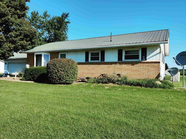 8044 E Weston , Blissfield, MI 49228