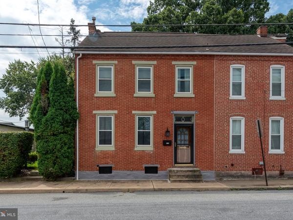 112 W DONEGAL STREET , MOUNT JOY, PA 17552