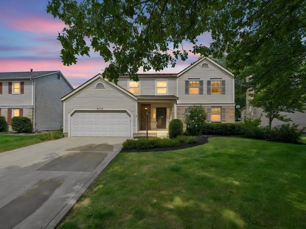 5714 Whispering Oak Boulevard , Hilliard, OH 43026