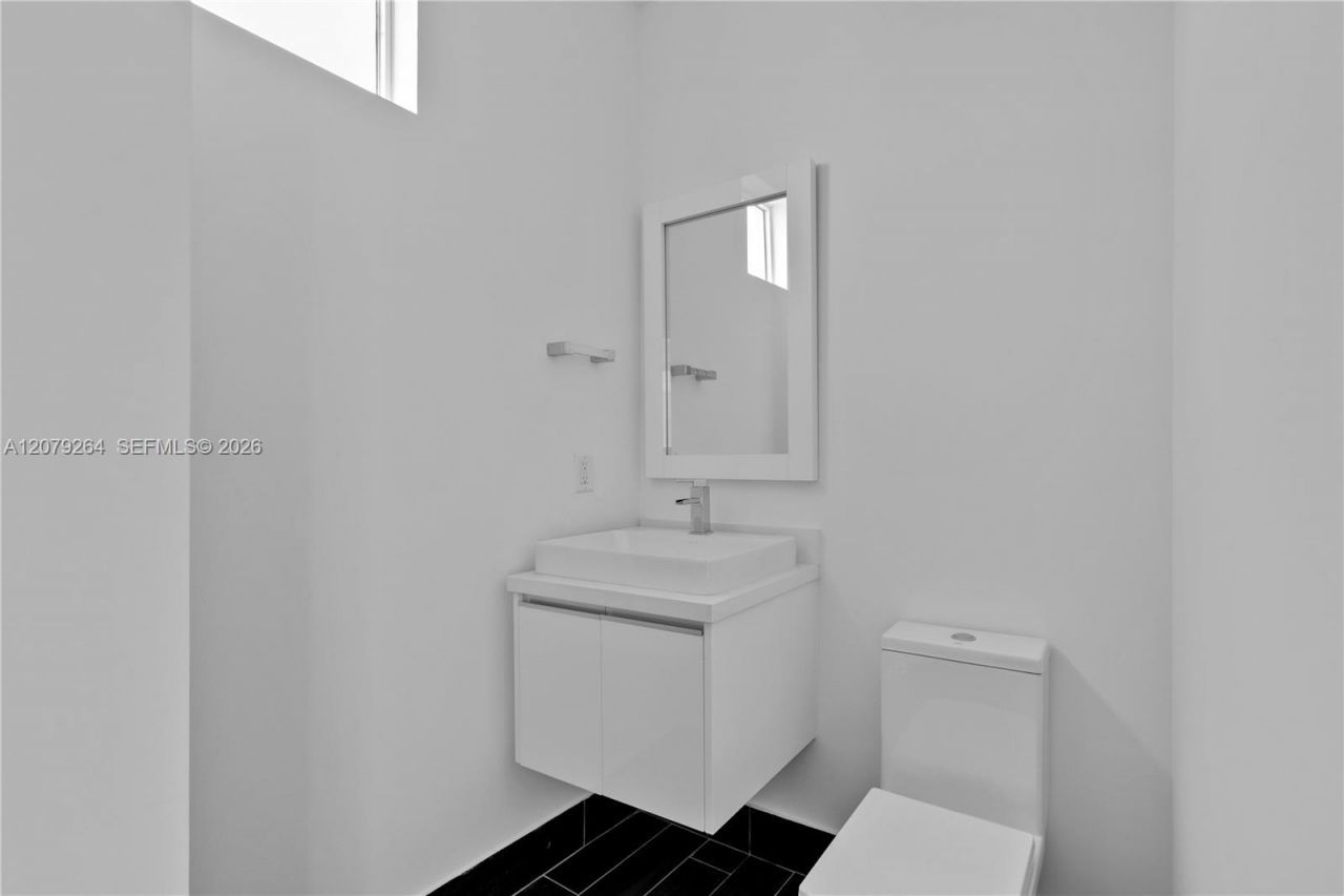 10517 NW 66th St, Doral, FL 33178 Photo