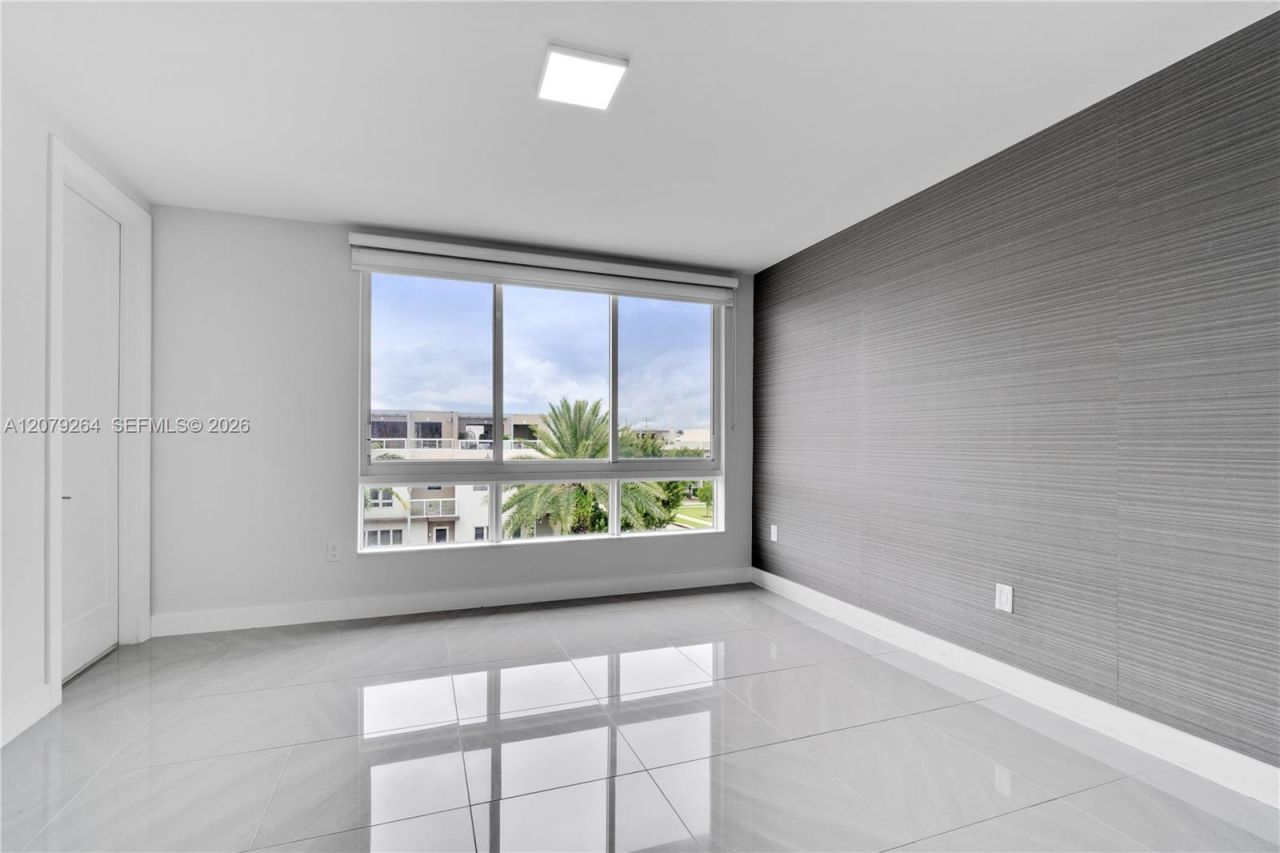 10517 NW 66th St, Doral, FL 33178 Photo