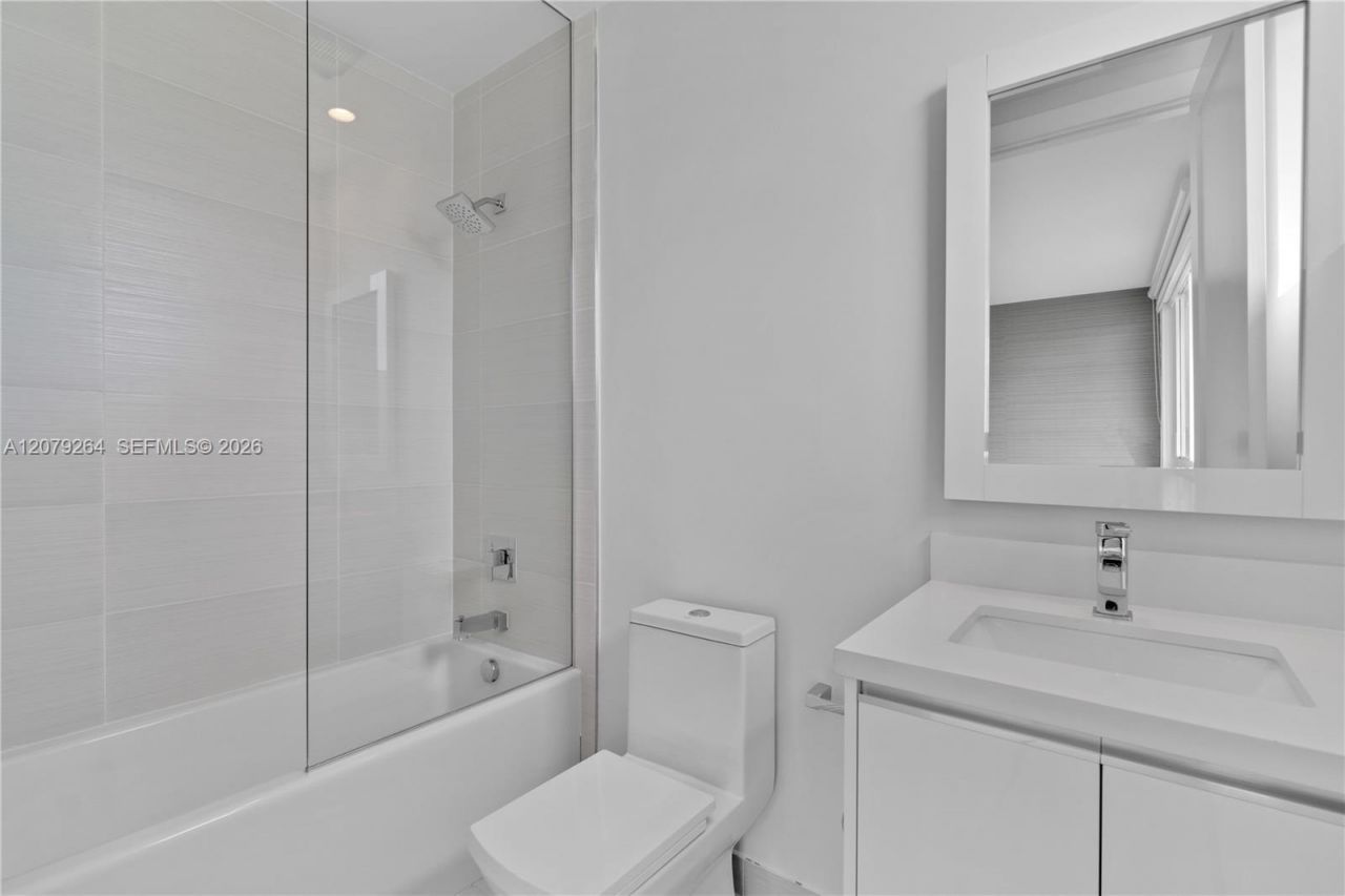 10517 NW 66th St, Doral, FL 33178 Photo