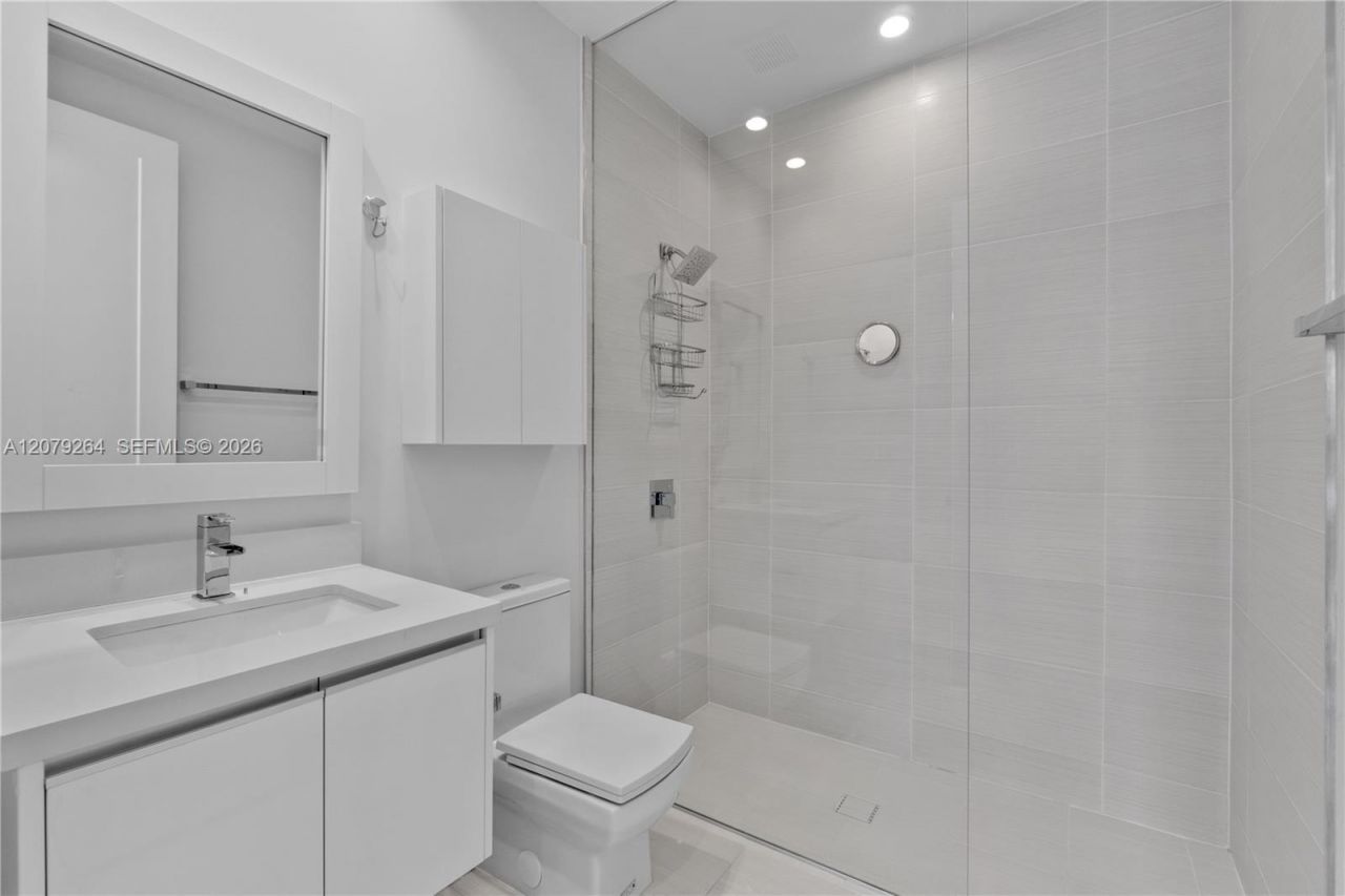 10517 NW 66th St, Doral, FL 33178 Photo
