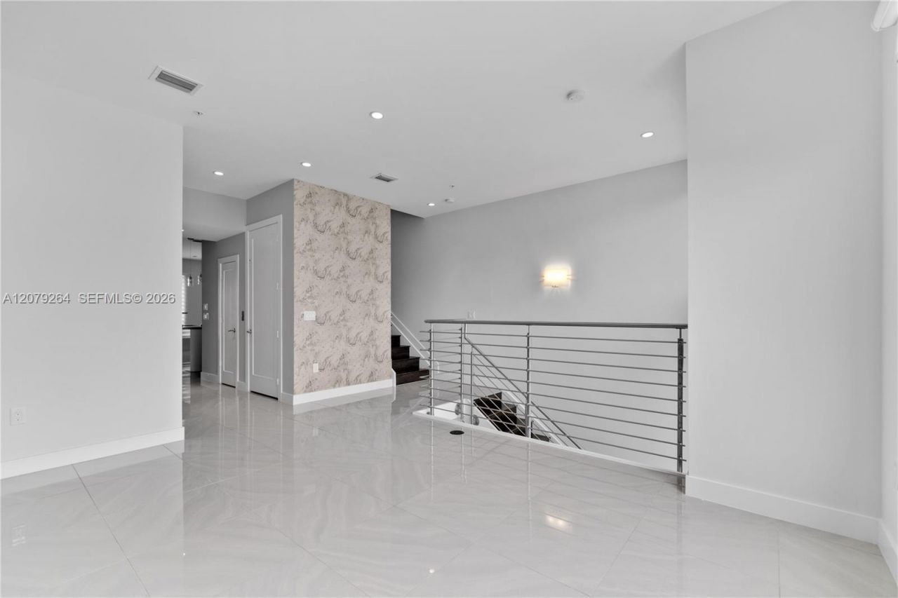 10517 NW 66th St, Doral, FL 33178 Photo