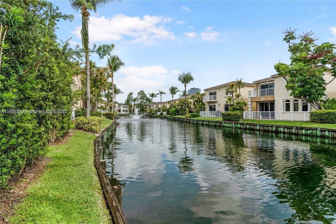 3123 NE 210th St, Aventura, FL 33180 Photo