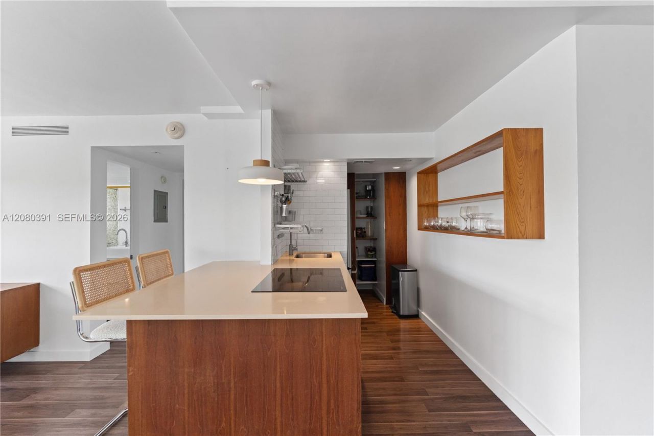 1881 Washington Ave, Unit 4G, Miami Beach, FL 33139 Photo
