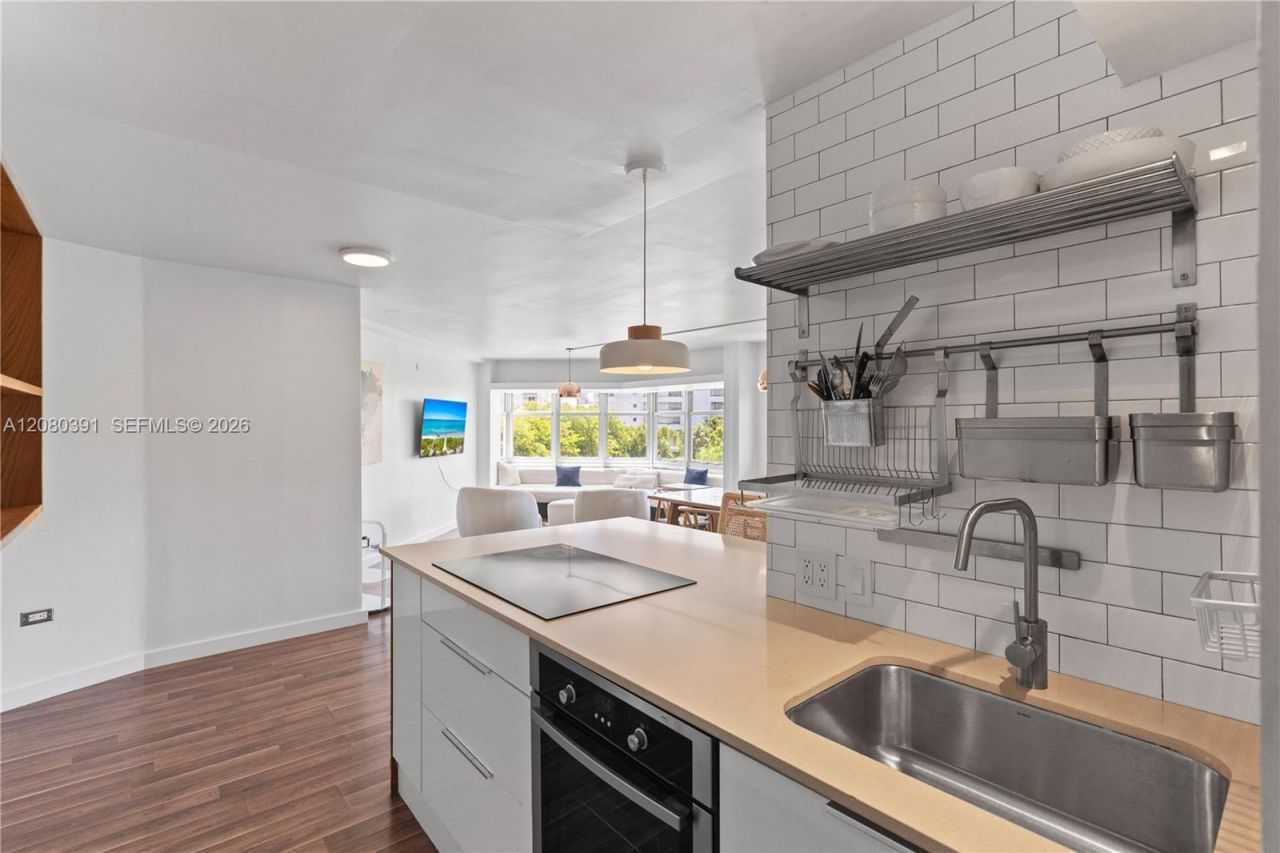 1881 Washington Ave, Unit 4G, Miami Beach, FL 33139 Photo