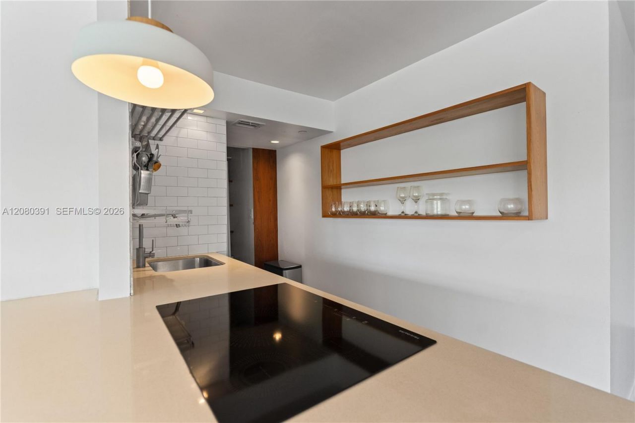 1881 Washington Ave, Unit 4G, Miami Beach, FL 33139 Photo