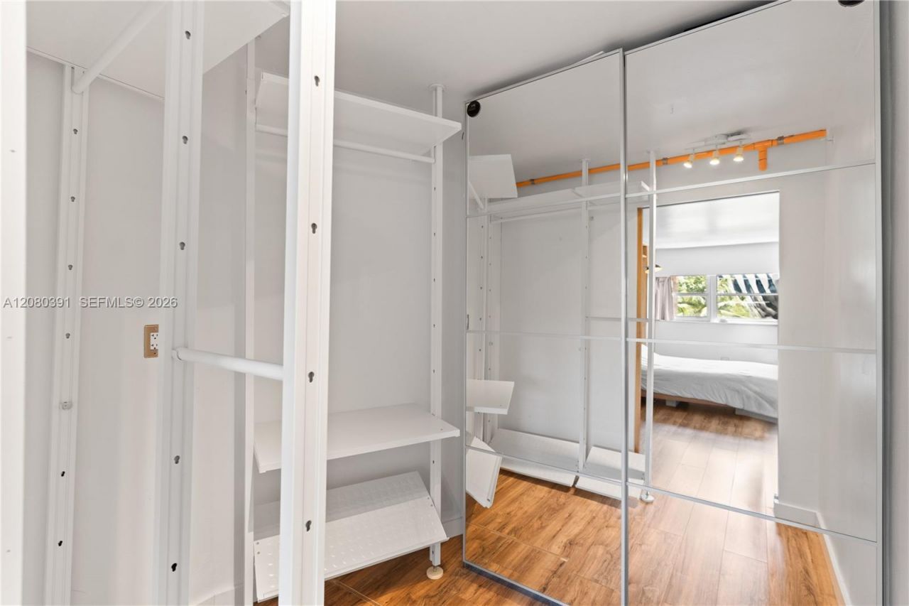 1881 Washington Ave, Unit 4G, Miami Beach, FL 33139 Photo
