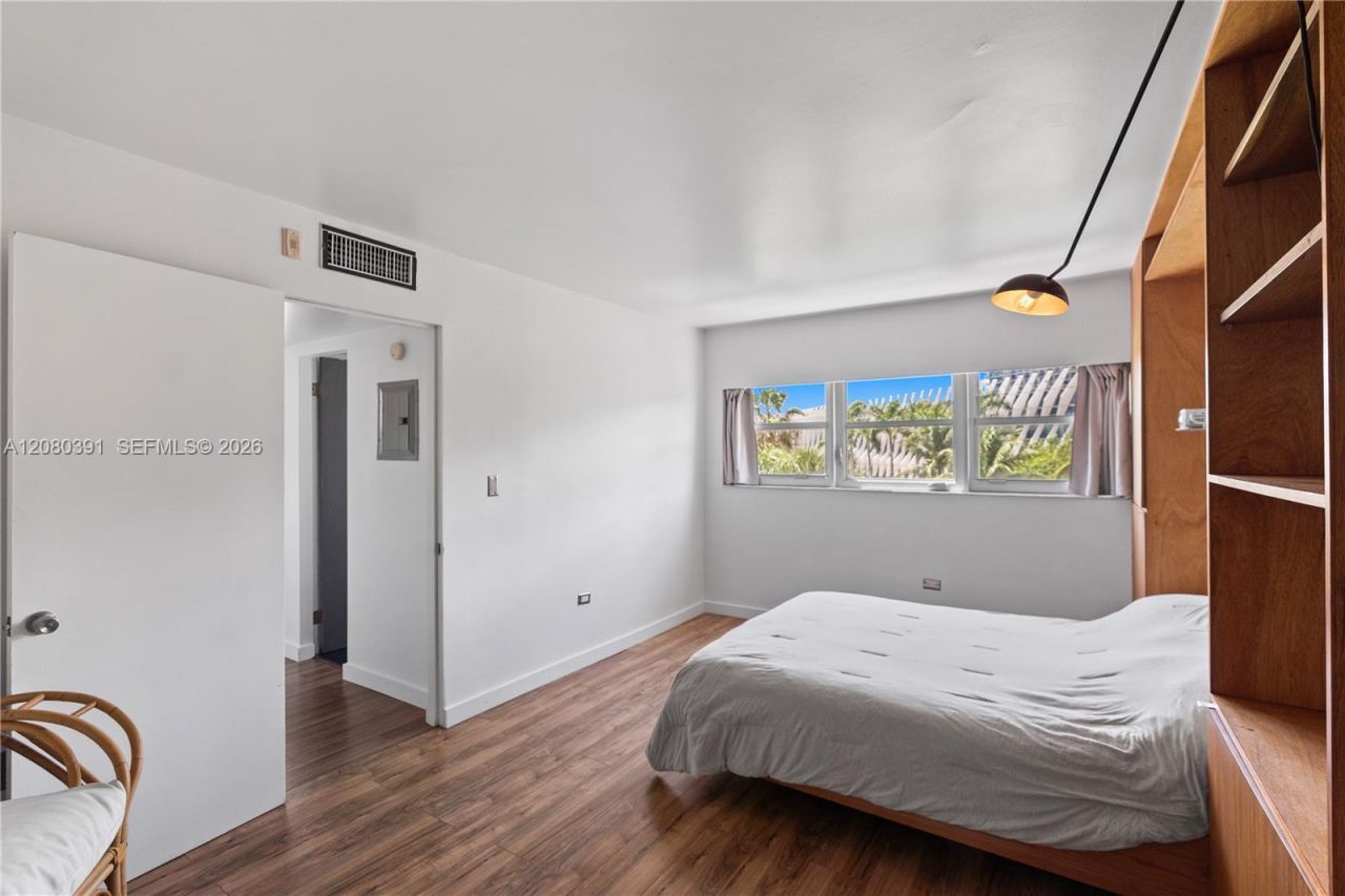 1881 Washington Ave, Unit 4G, Miami Beach, FL 33139 Photo