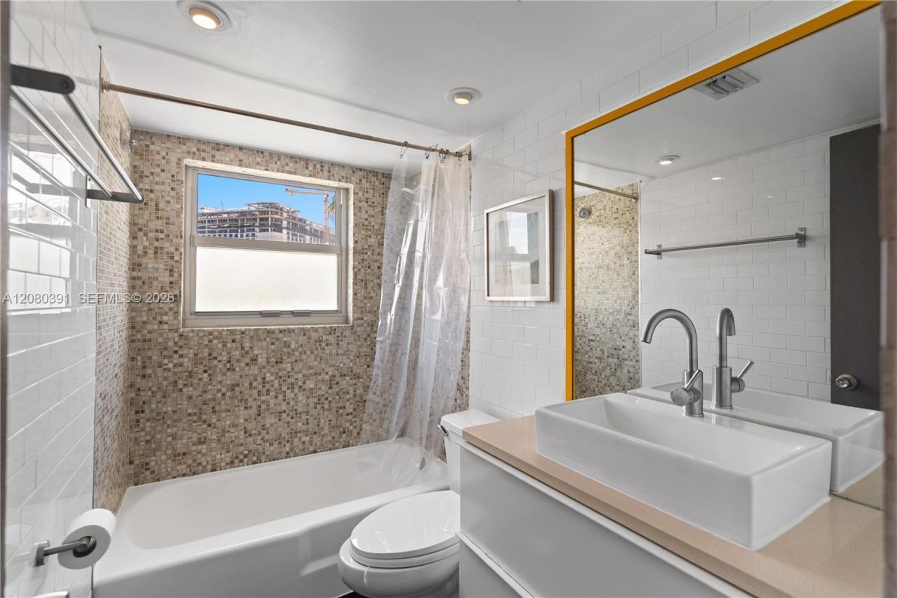 1881 Washington Ave, Unit 4G, Miami Beach, FL 33139 Photo