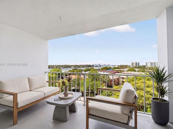 6900 Bay Dr, Unit 6B, Miami Beach, FL 33141