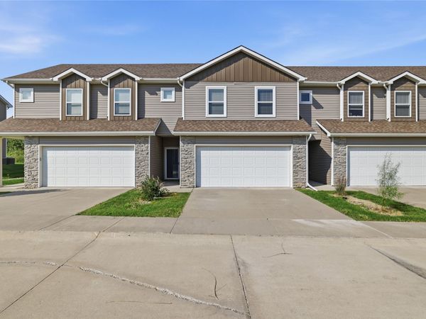 2814 NW Penny Lane , Ankeny, IA 50023